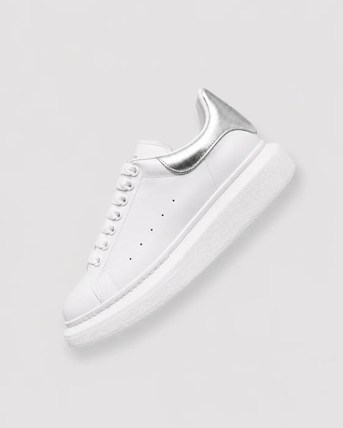 QUEEN SNEAKER