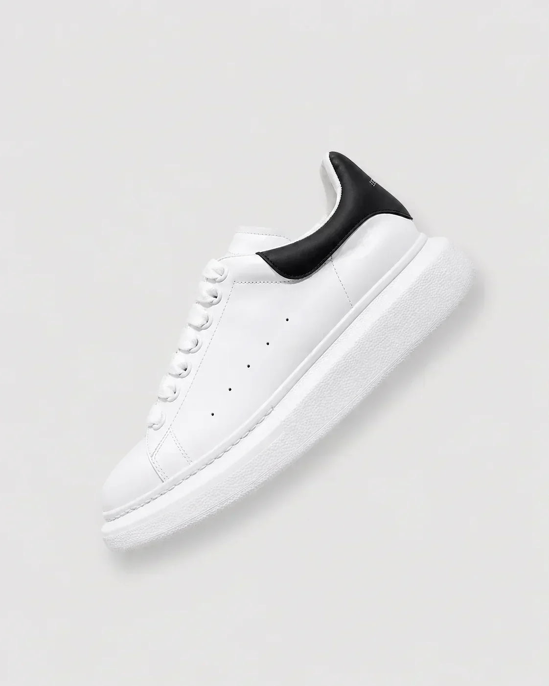 QUEEN SNEAKER